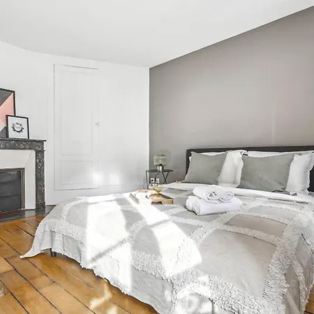 Le Marais & Place De La Republique - 2br - Cityapartmentstay Appartamento