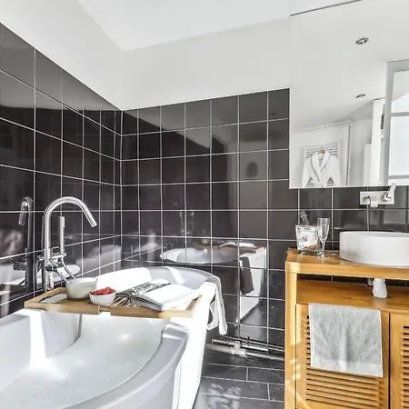 Appartamento Le Marais & Place De La Republique - 2br - Cityapartmentstay *