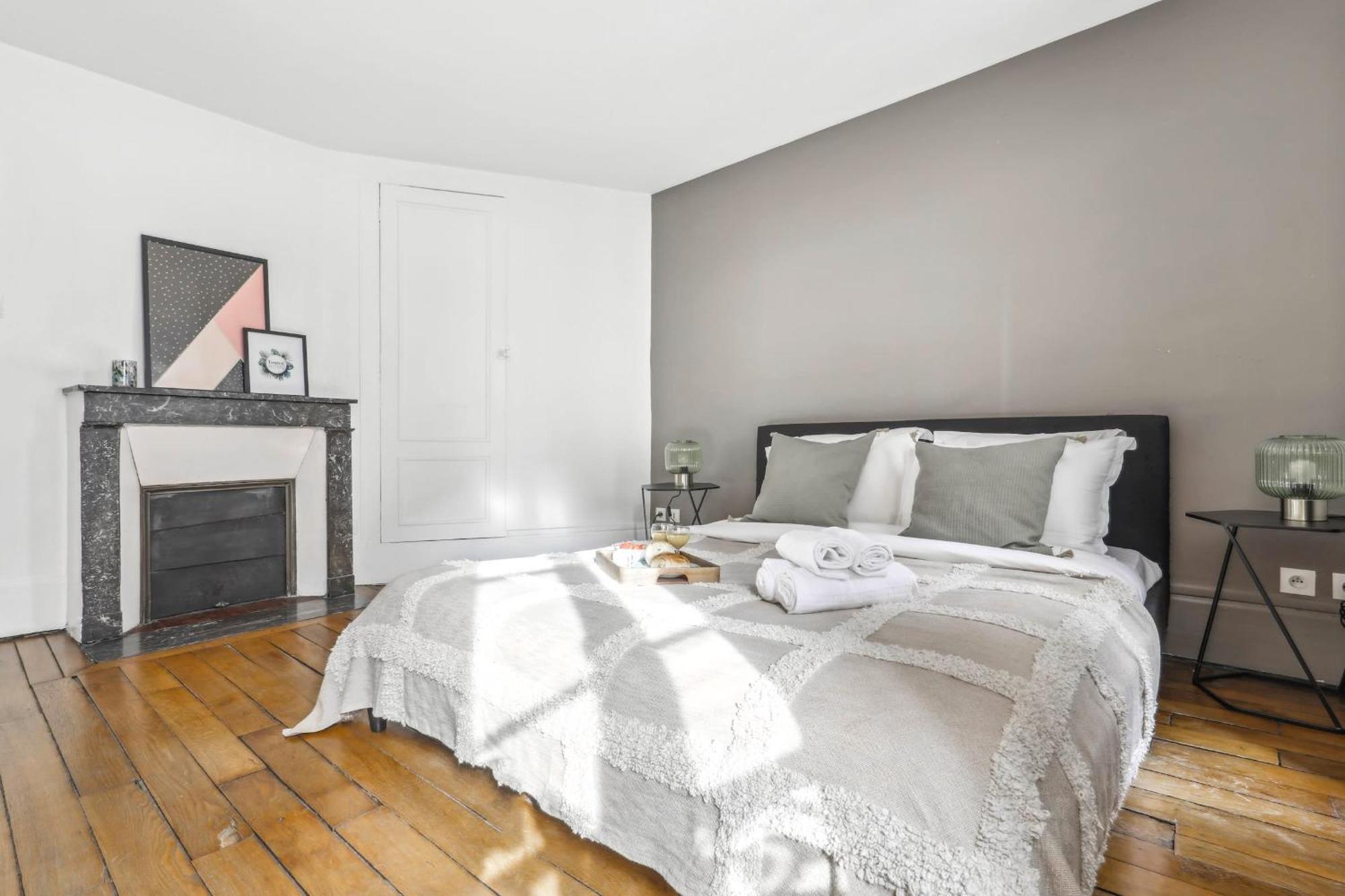Le Marais & Place De La Republique - 2br - Cityapartmentstay Appartamento